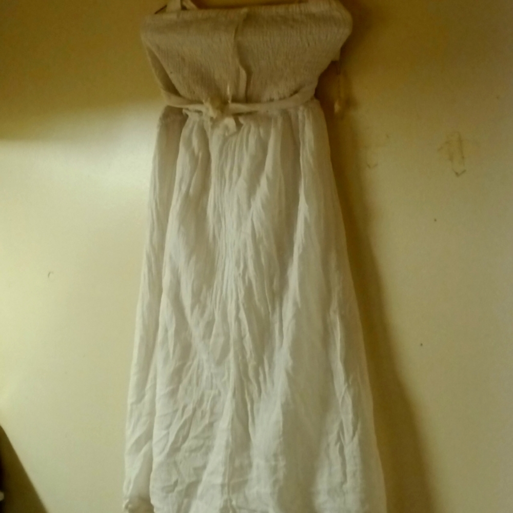 White strapless dress